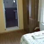 엠레스 스톤 하우스 호텔 2*