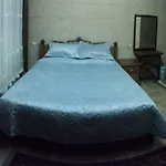 호텔 엠레스 스톤 하우스 2*