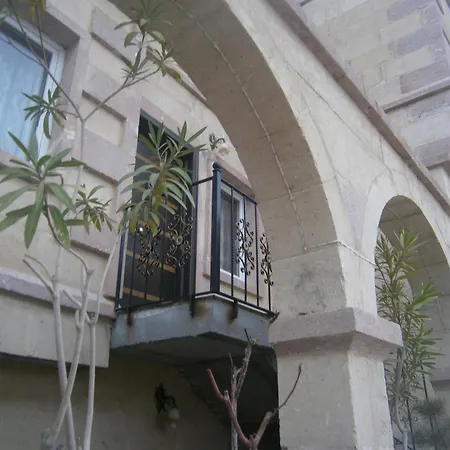 Emre's Stone House فندق غوريمِيه