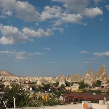 Emre's Stone House فندق غوريمِيه