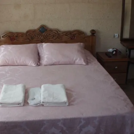 فندق Emre's Stone House 2*